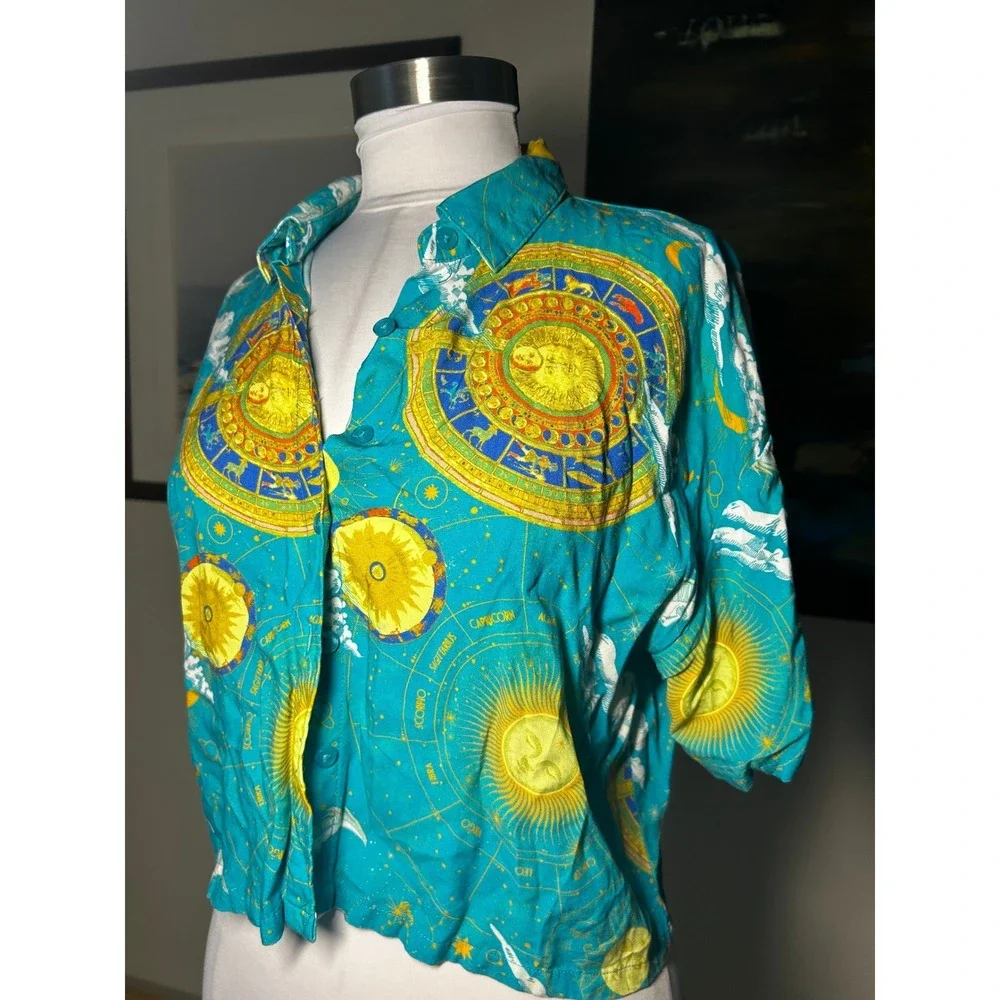 Vintage Forever 21 Button Down Shirt M Teal Celestial Zodiac Print Cropped Top